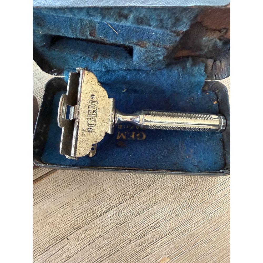 Lot of vintage safety razors Gillette Gem with cases - Picture 7 of 10
